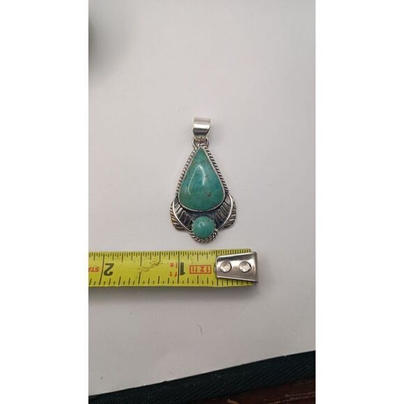 Southwest Style Green Kingman Turquoise Sterling Silver Pendant Feather - Picture 5 of 7